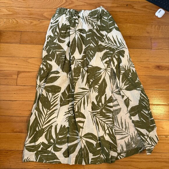 Abercrombie Linen-Blend High-Slit Maxi Skirt - XS petite in green pattern - Picture 3 of 5